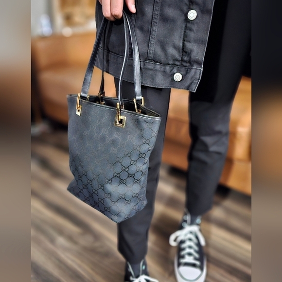 Gucci GG Monogram Canvas Tote Black Leather Trim - Picture 1 of 15